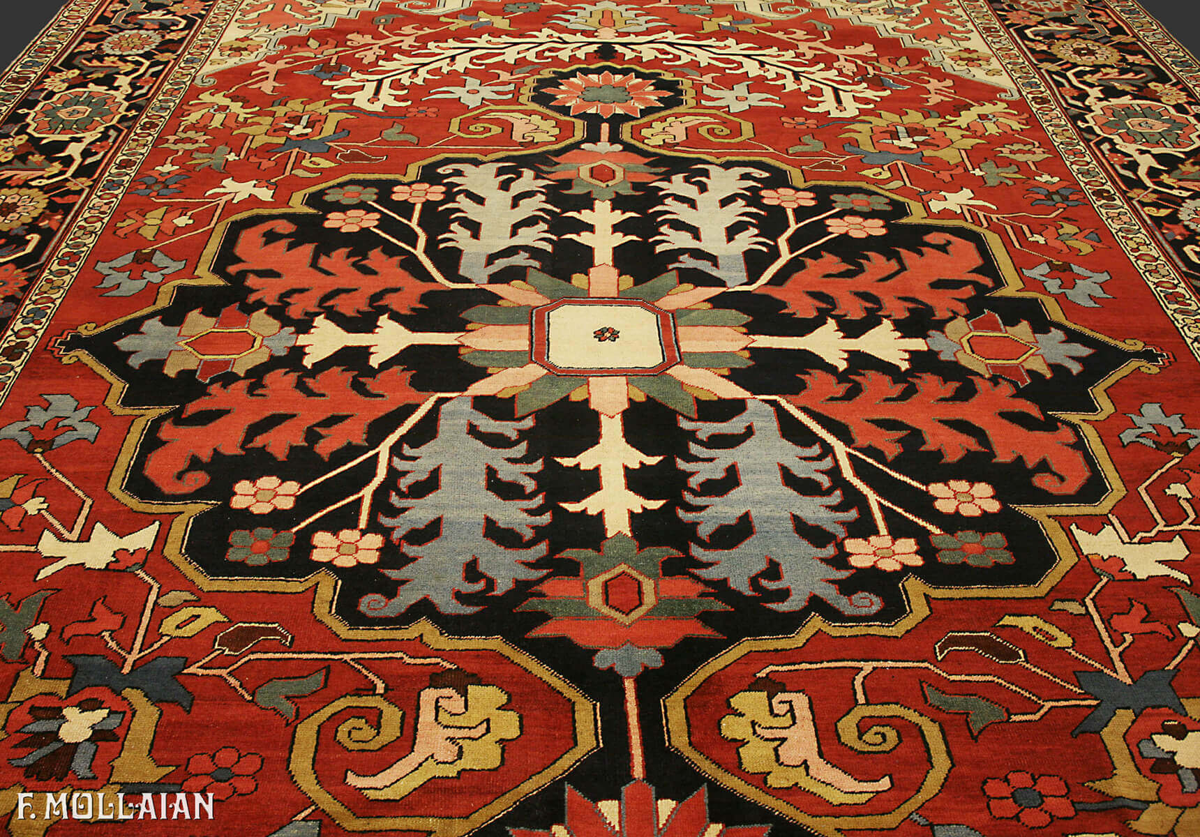 Antique Persian Heriz Serapi Carpet n°:25520200